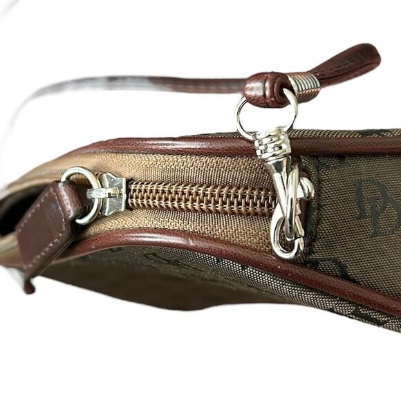 DD Brown Double Stitched Logo Fabric Silver Hardware Crossbody Lightweight Bag - Picture 2 of 5